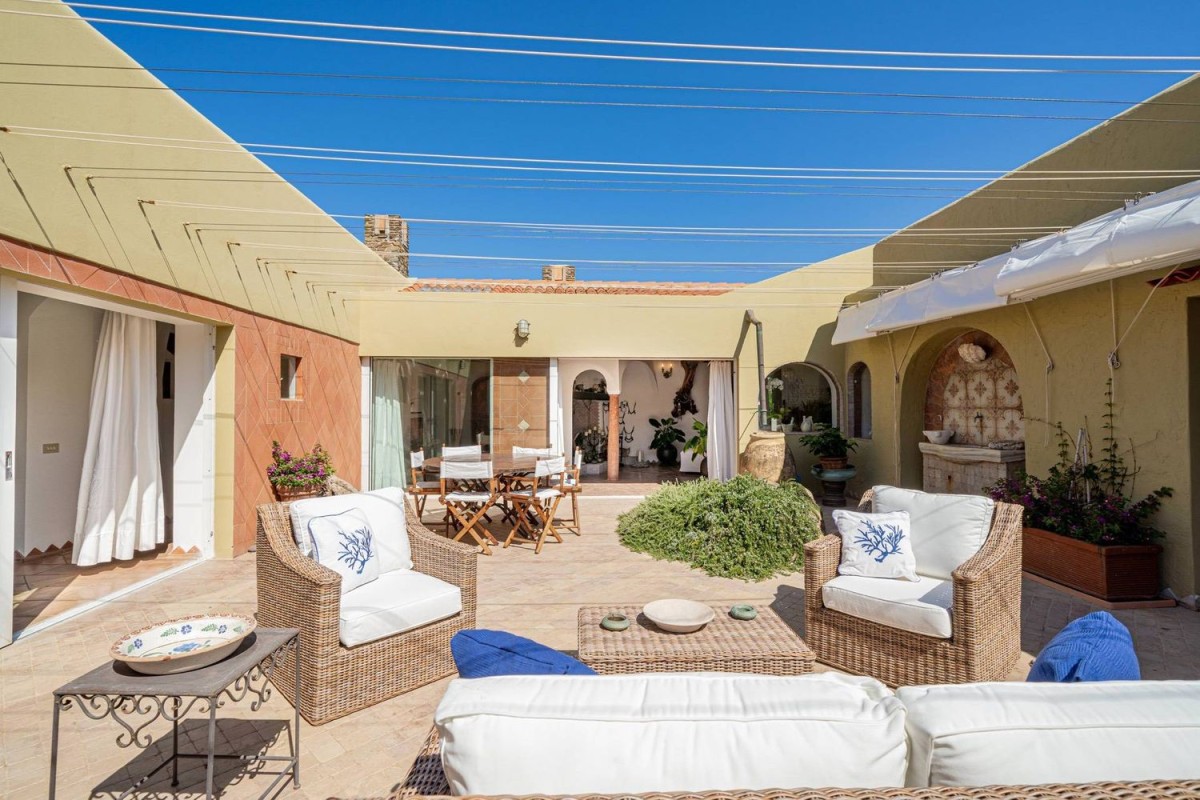 The internal patio is right at the heart of this property