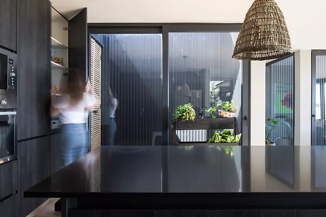 Una superficie spaziosa per lavorare