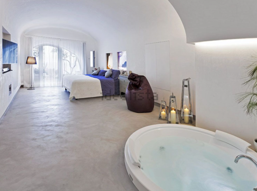 Un resort che si affaccia sul mare dell’Isola di Ischia è in vendita all’asta su idealista