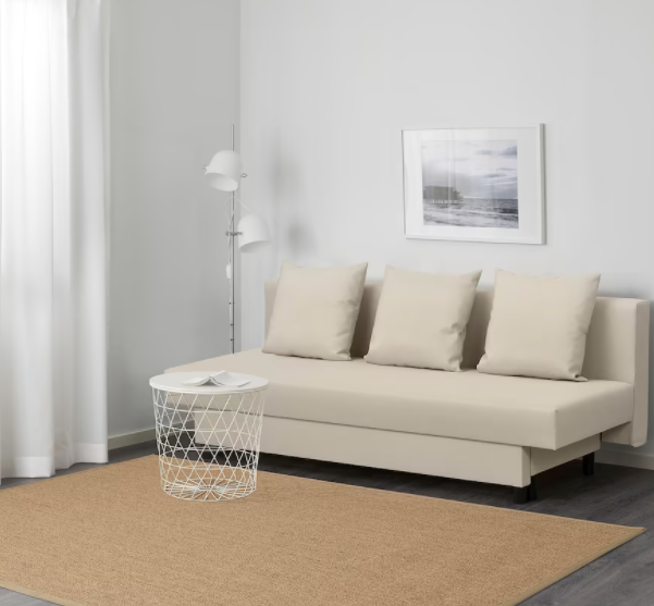 Il divano a tre posti di Ikea che si trasforma in letto a due piazze