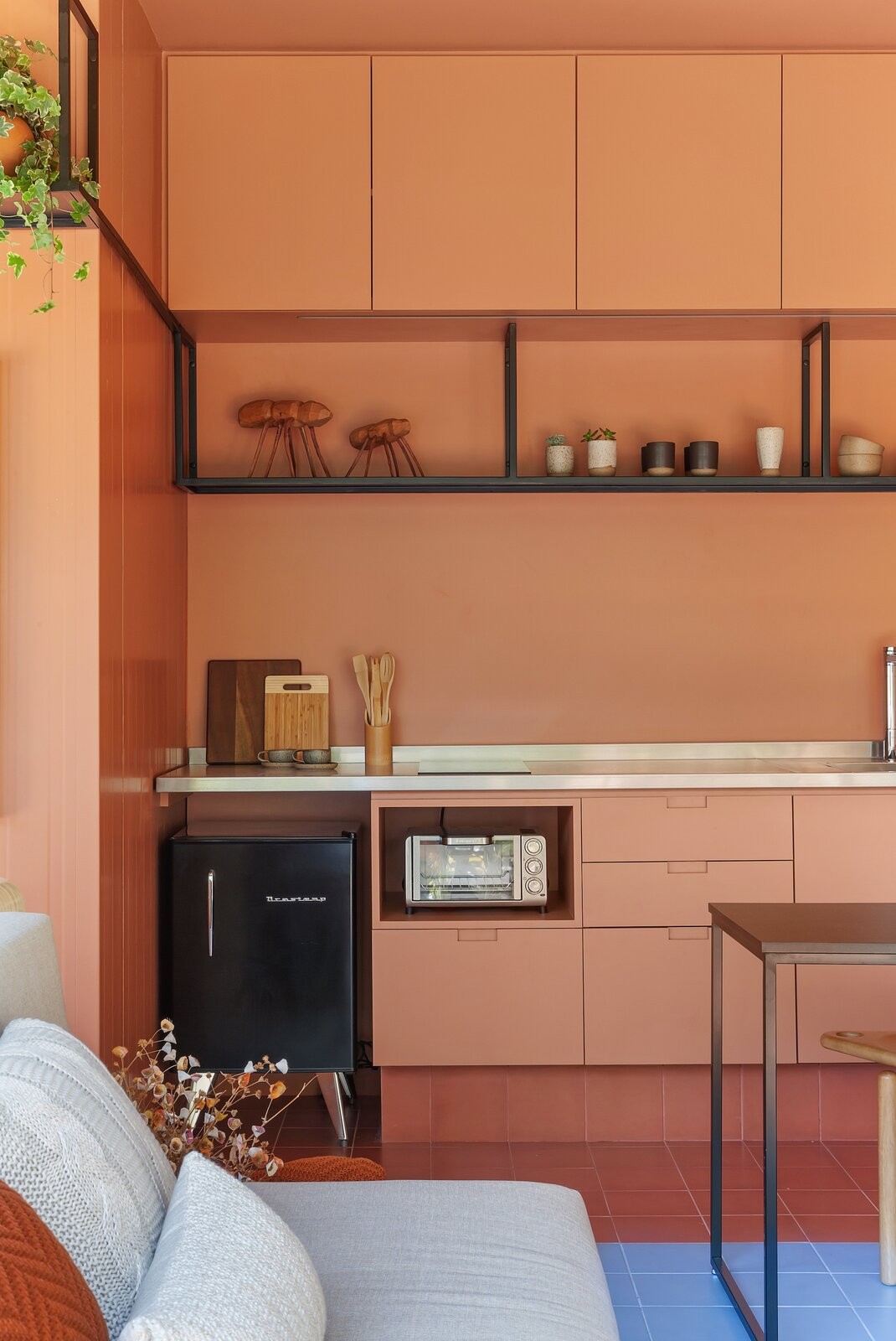 Una straordinaria casa prefabbricata costruita con due container che si può anche smontare