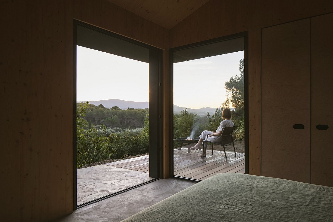 Dalla camera da letto si accede alla terrazza