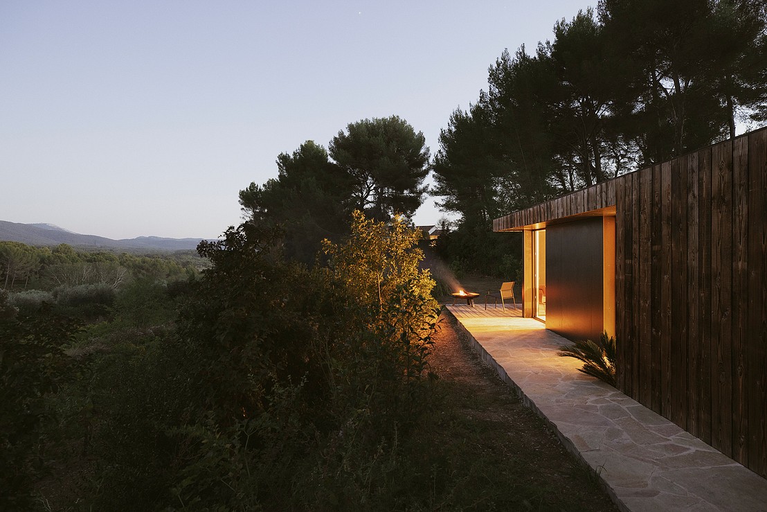 Il bosco attorno la casa prefabbricata