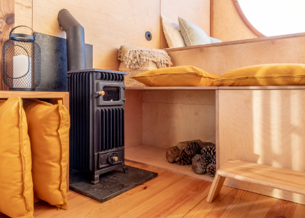 Una casa prefabbricata perfetta per vivere in campagna senza bisogno di rete elettrica