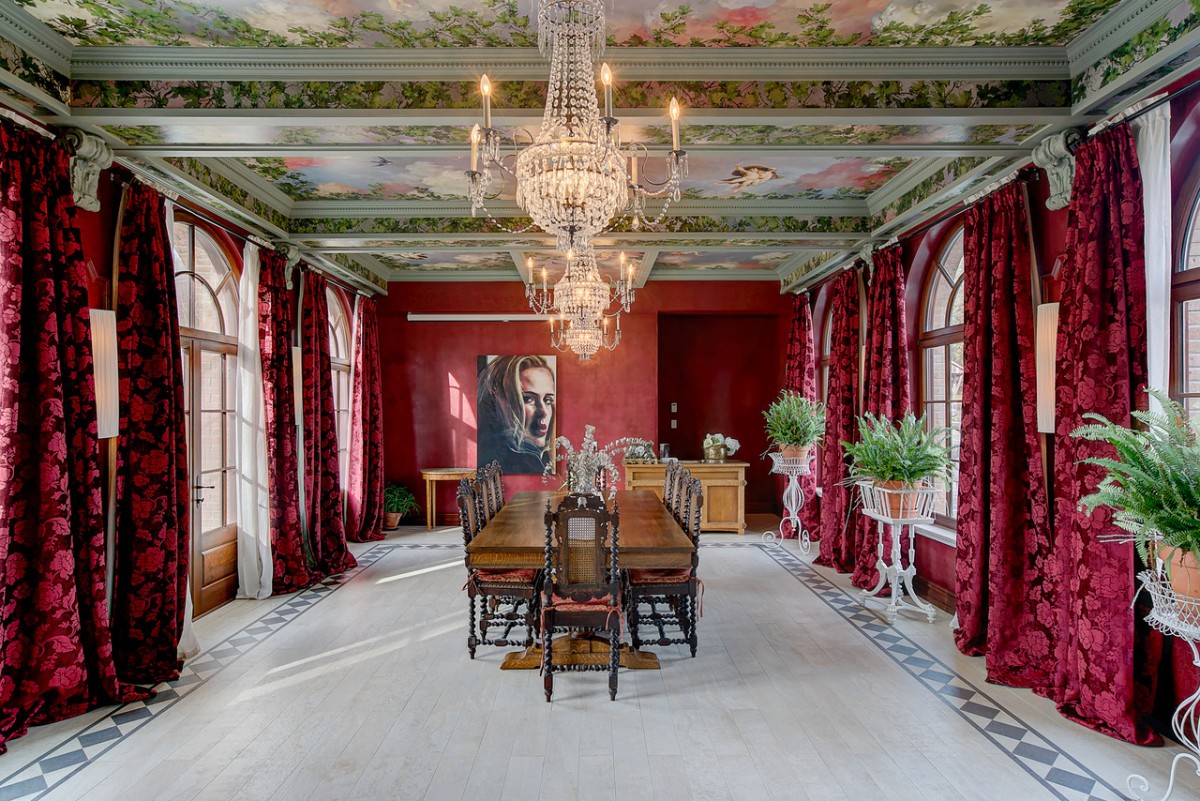 Fan di Adele? La casa da favola dove si è girato il video di “Easy on me” è in vendita