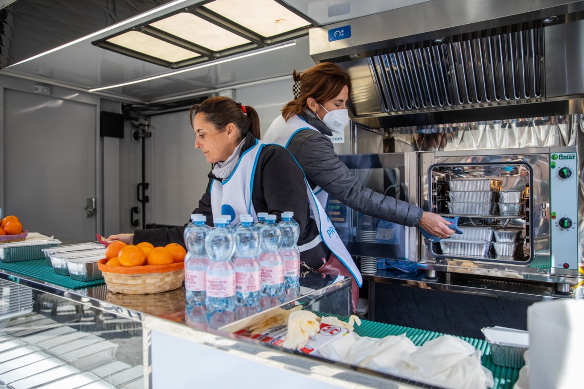 Dalla “Cucina Mobile” all’Housing Sociale per aiutare le persone più fragili