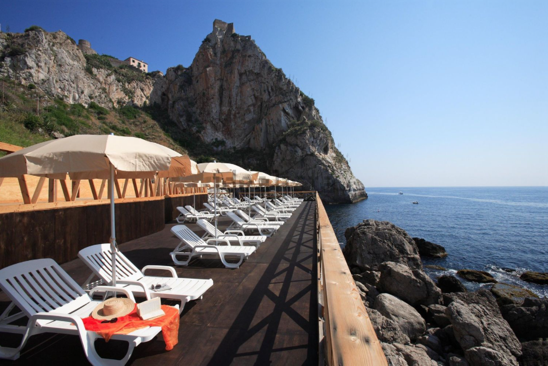 Resort all'asta a Sant’Alessio Siculo 