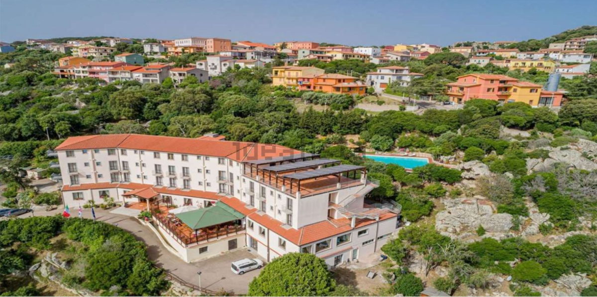 Questo splendido hotel con piscina dell’Alta Gallura è in vendita all’asta su idealista