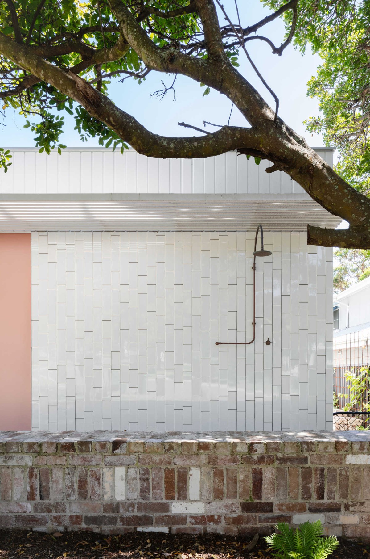 Una casa prefabbricata ecosostenibile perfetta per passare le vacanze estive