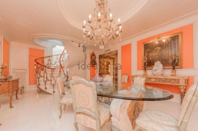 In vendita un palazzetto storico gioiello di eleganza nel cuore di Roma per 8,2 milioni
