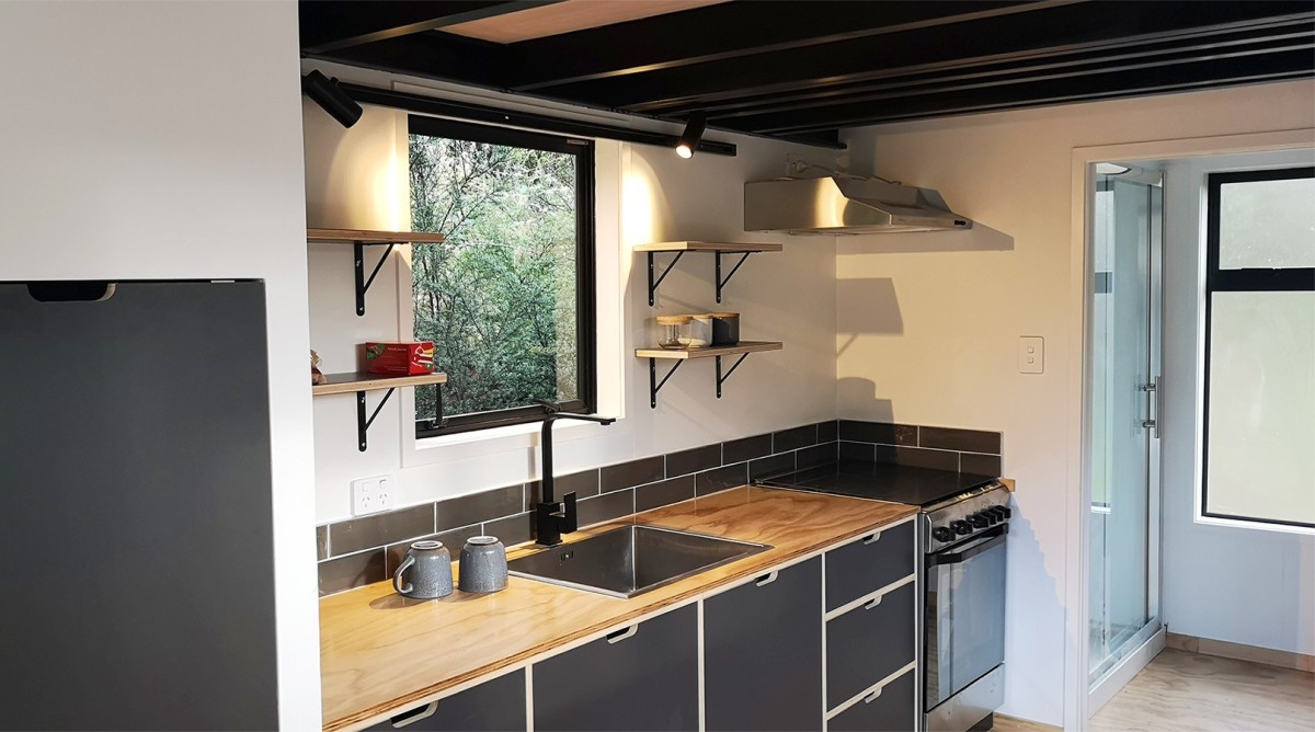 Una casa prefabbricata a due piani facile da trasportare (e costa solo 50.000 euro)