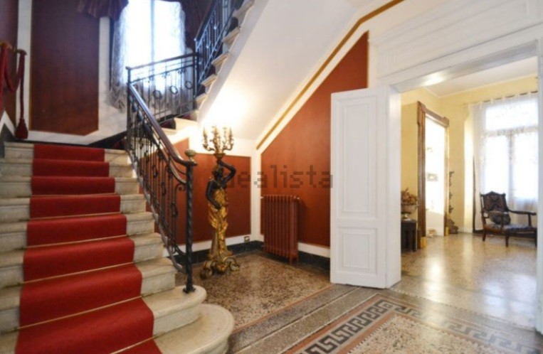 Una villa signorile che fonde antico e moderno in vendita per 1,45 mln
