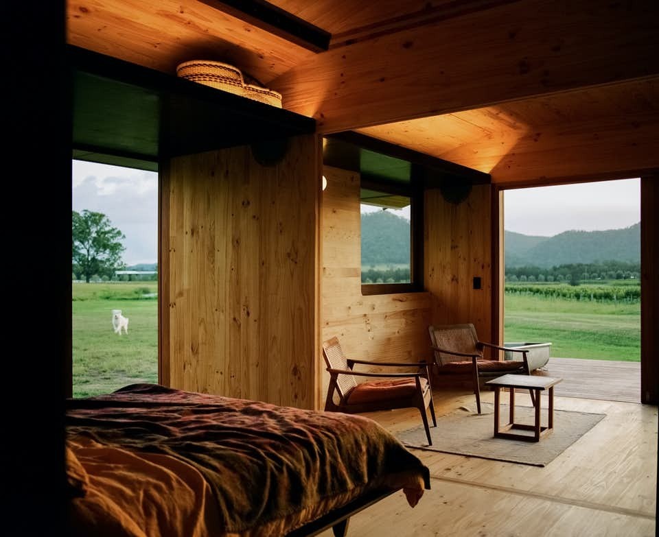 Il salone e la camera da letto di Dimensions X