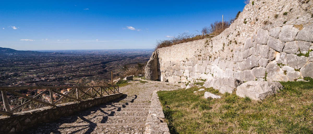 mura poligonali di Castel San pietro Romano 