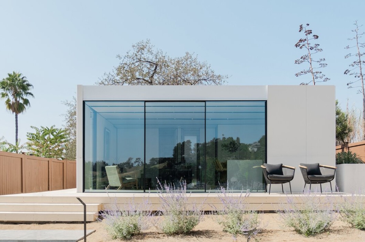 Una mini casa prefabbricata in stile coloniale
