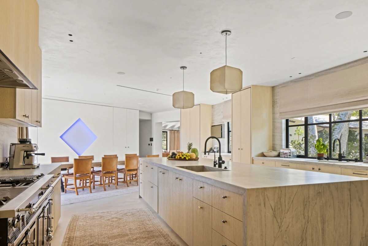 Adam Levine, vocalist dei Maroon 5, vende la sua splendida casa per 48,4 milioni