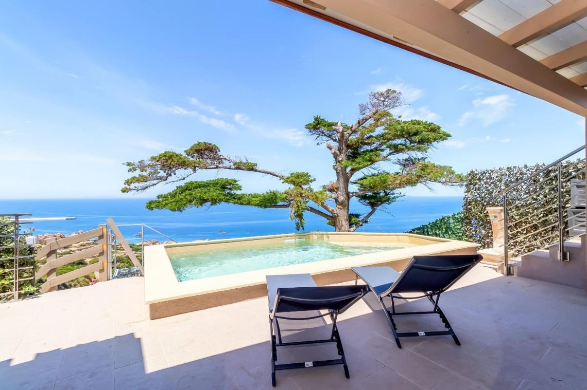 Immobilien mit Pool in Italien