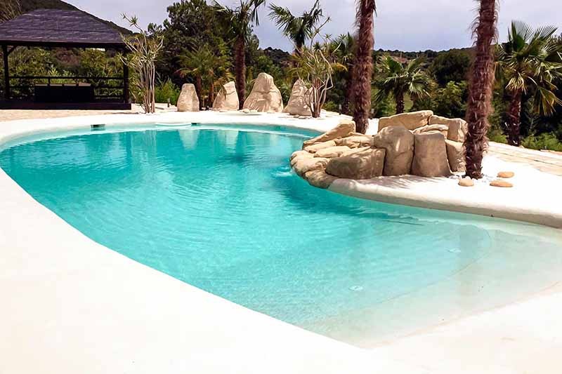 Piscine di sabbia: come avere una spiaggia in giardino a partire da 10 mila euro