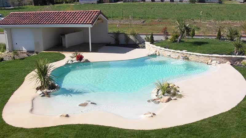 Piscine di sabbia: come avere una spiaggia in giardino a partire da 10 mila euro