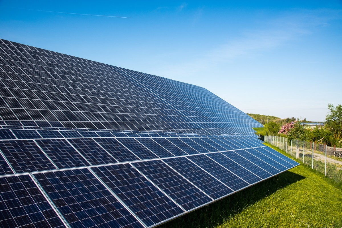Impianto fotovoltaico a terra, come funziona e ultime novità