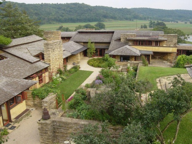 Frank Lloyd Wright, un architetto rivoluzionario tra scandali e crimini