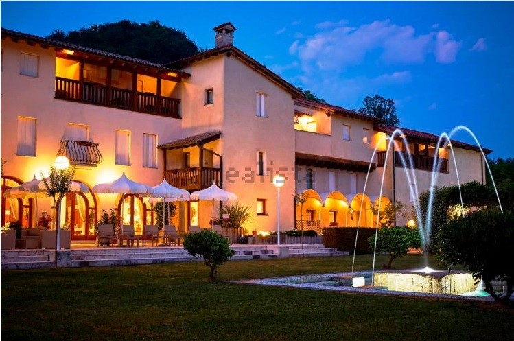 Un hotel immerso tra le colline del Prosecco in vendita per 1,85 milioni
