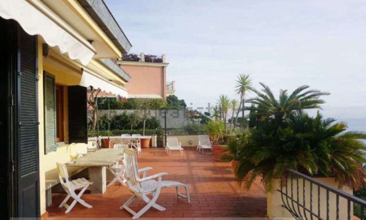 In vendita all’asta una villa vista mare ad Alassio, si parte da 656mila euro