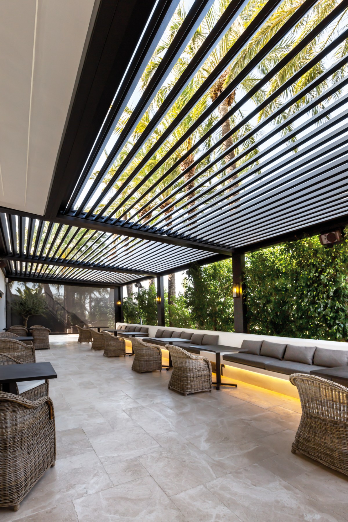 pergula_bioclimatica_la_masia_de_chencho