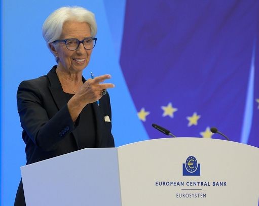 ##Bce scatta sui tassi: +50 pb, il rialzo pi? forte da lancio euro