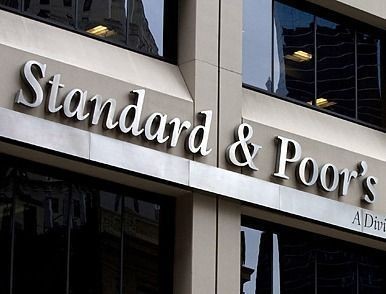 S&P rivede a ribasso outlook su rating Italia a stabile da positivo