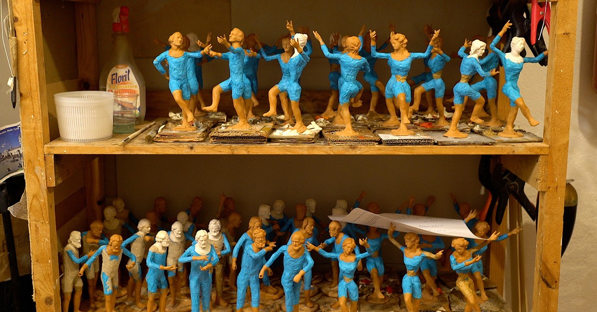 Artigiani della cartapesta: alla scoperta del laboratorio leccese di Claudio Risio