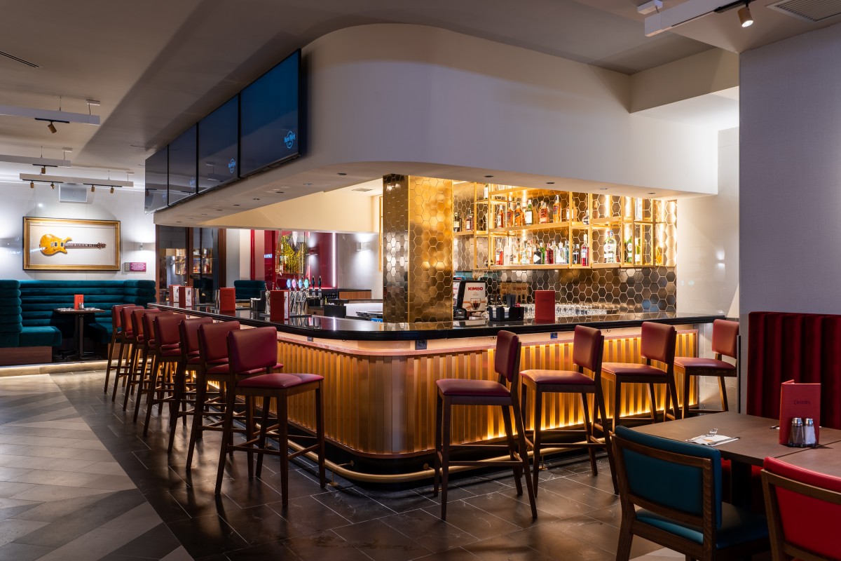 Apre l'Hard Rock Cafe di via Dante a Milano