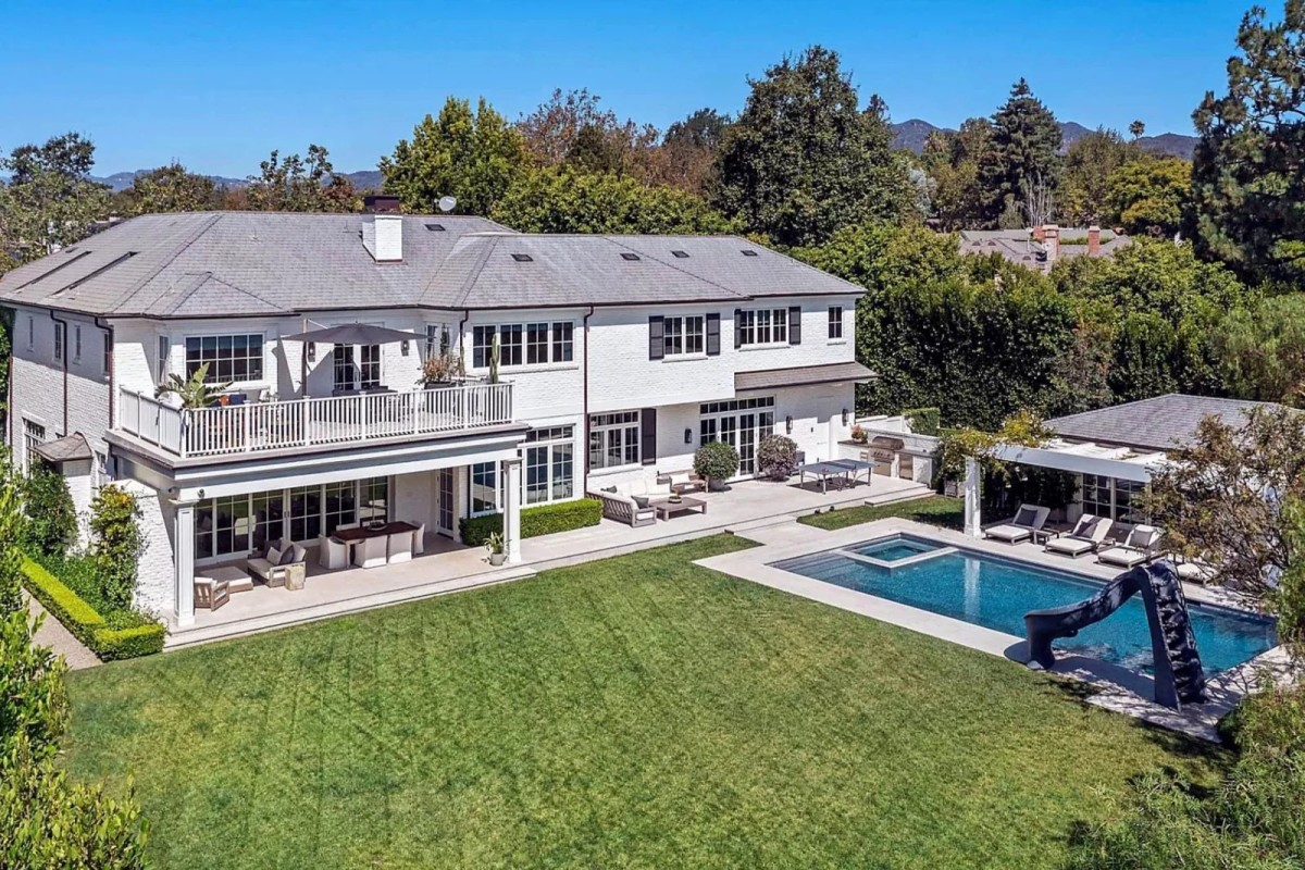 Ben Affleck mette in vendita la sua villa a Los Angeles: vale fino a 11 milioni di dollari