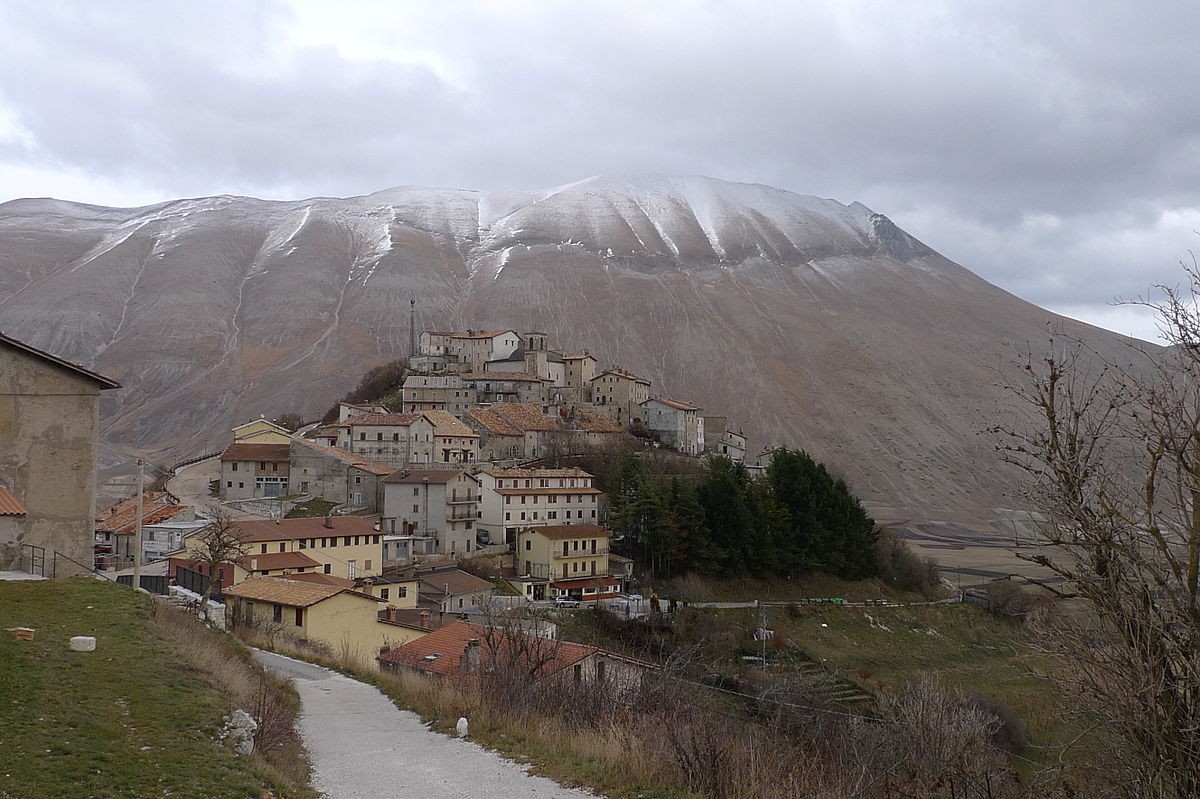 castelluccio_di_norcia_-b