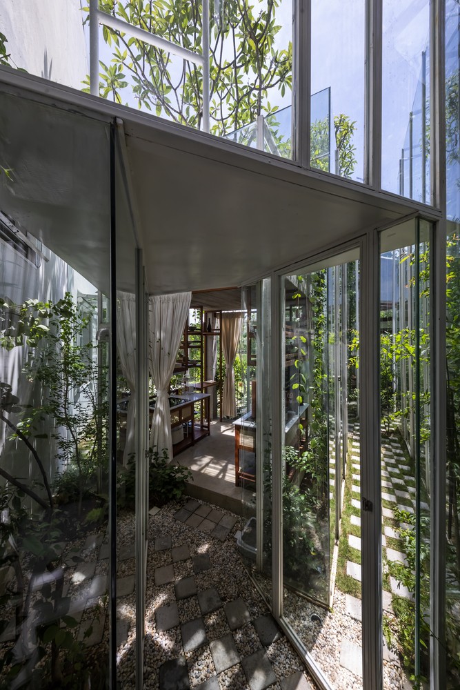 Cucina con vista sul giardino