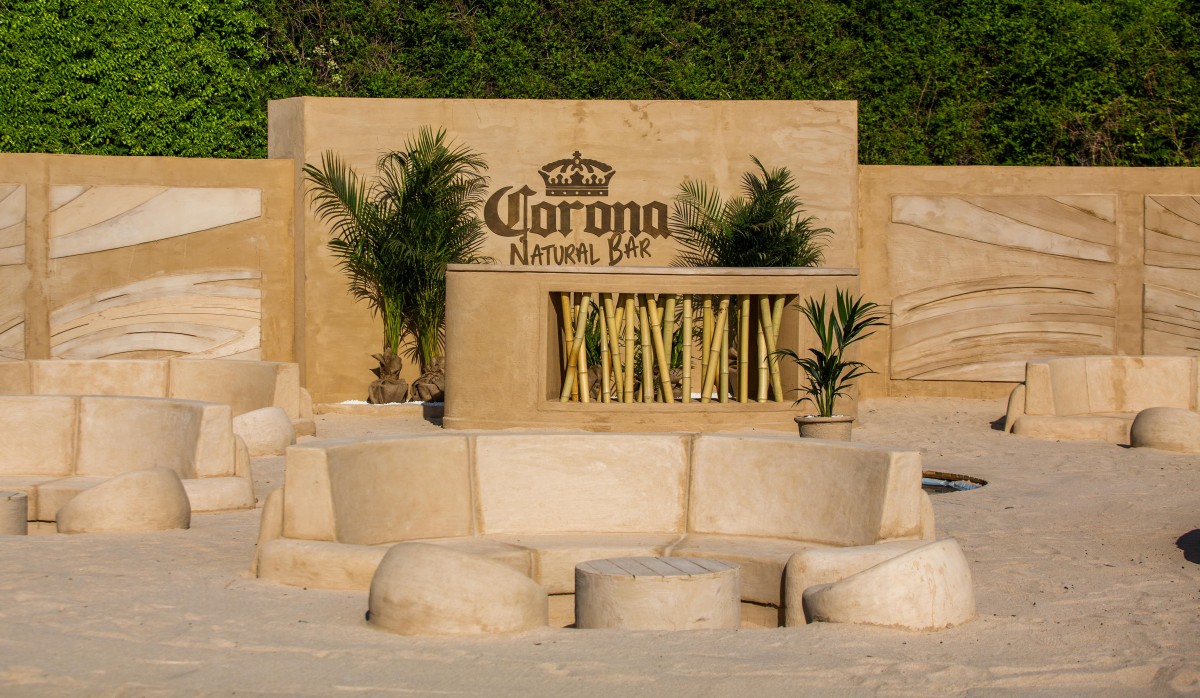 Un locale interamente realizzato con la sabbia: è il Corona Natural Bar