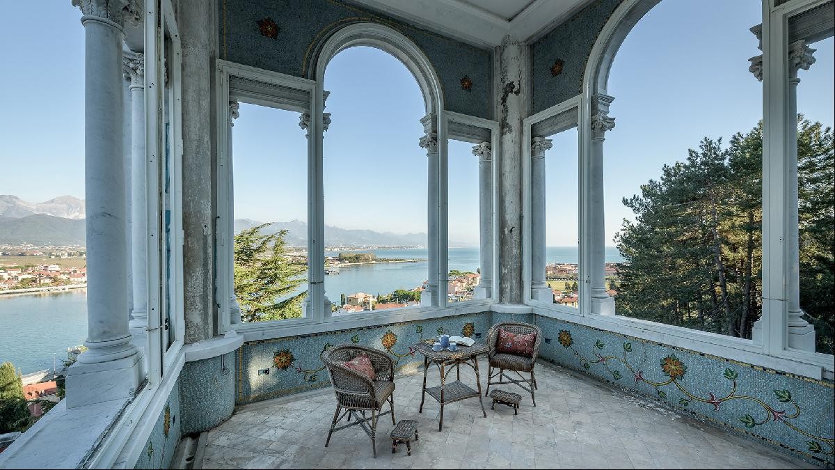 La villa stile Liberty in Liguria di un magnate del marmo: le immagini dopo il restauro
