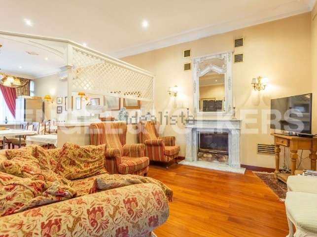 Un hotel panoramico a Castel Gandolfo si vende per 4,9 milioni di euro