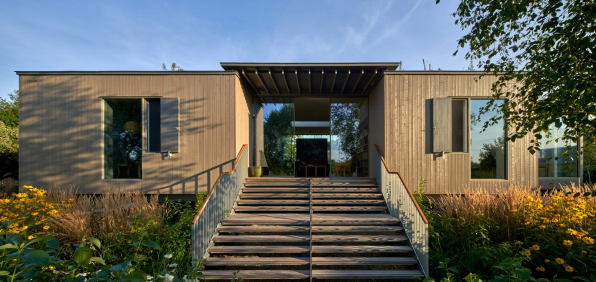 Una casa prefabbricata sulle rive del Tamigi in grado di resistere alle inondazioni