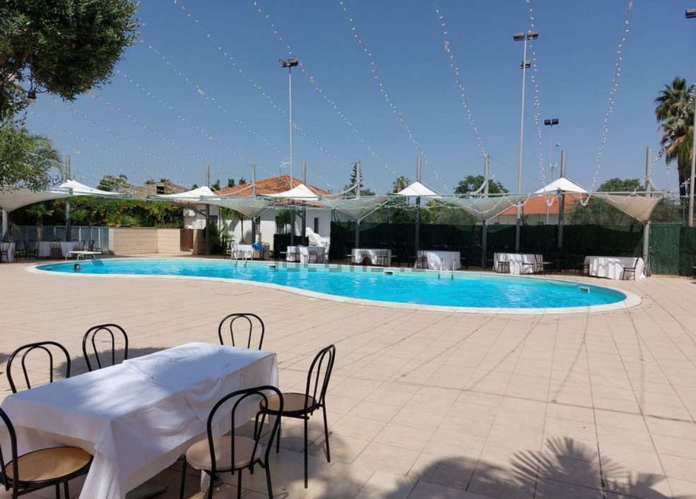 Hotel all'asta