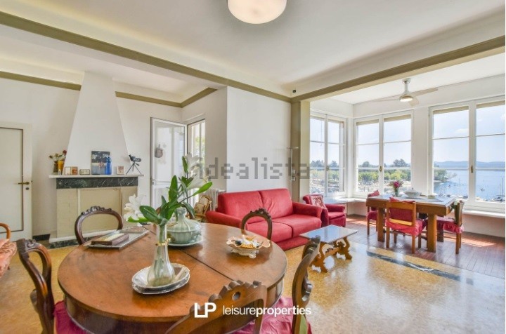 villa con piscina in vendita