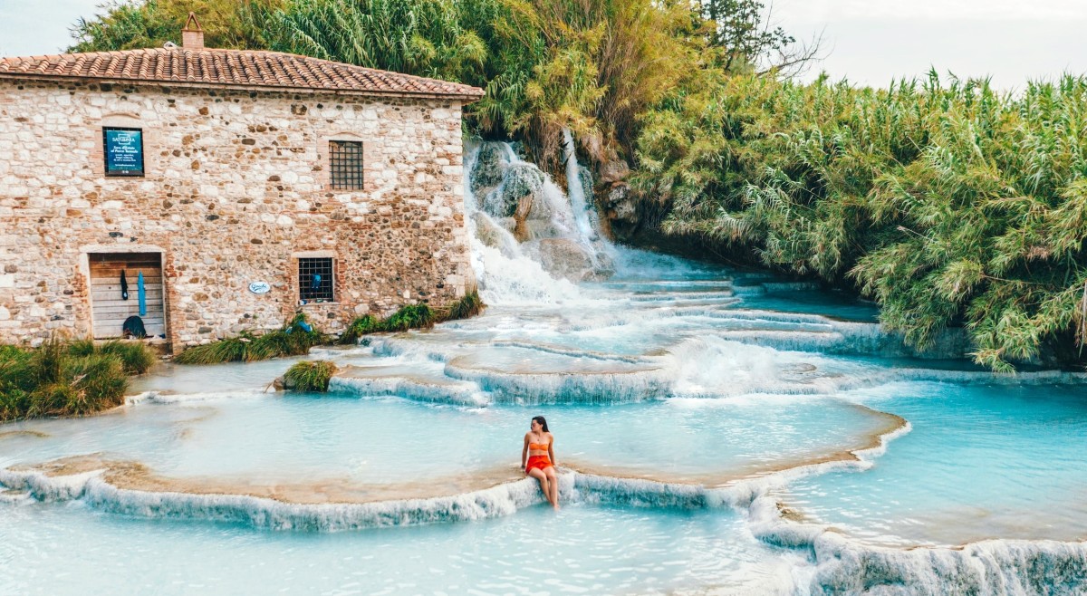 Odkryj gorące źródła Saturnia w Toskanii / Wikipedia