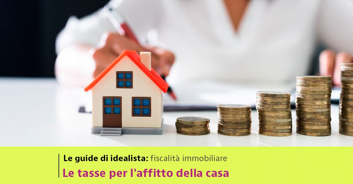 tasse per l'affitto di una casa casa con pila di monete