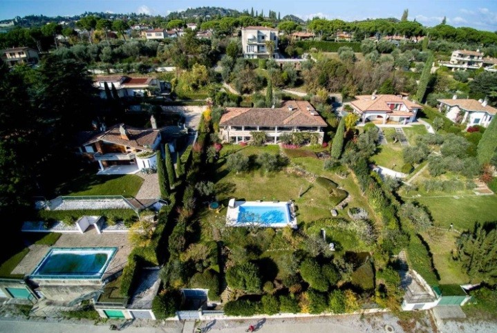 Villa a Padenghe sul Garda
