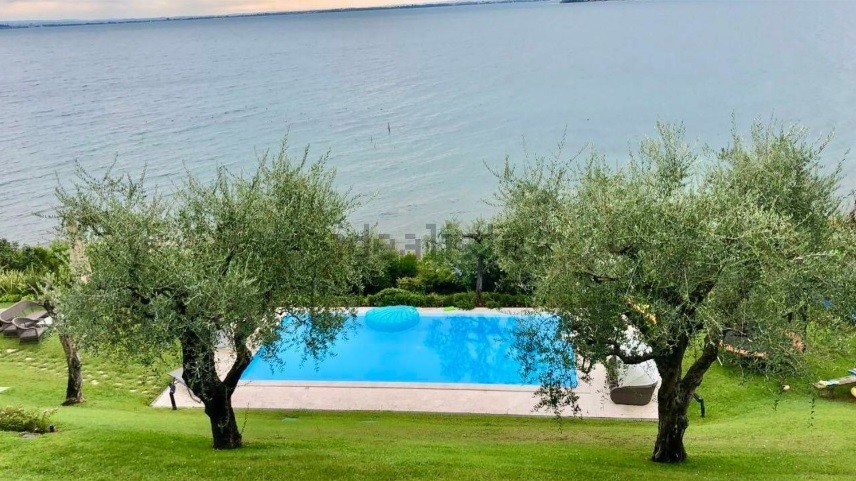 Villa a Padenghe sul Garda