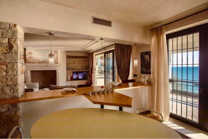 Villa a Padenghe sul Garda