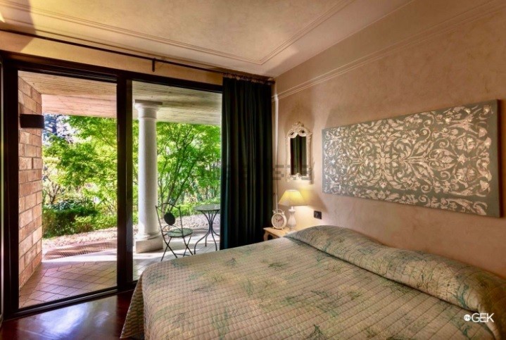 Villa a Padenghe sul Garda