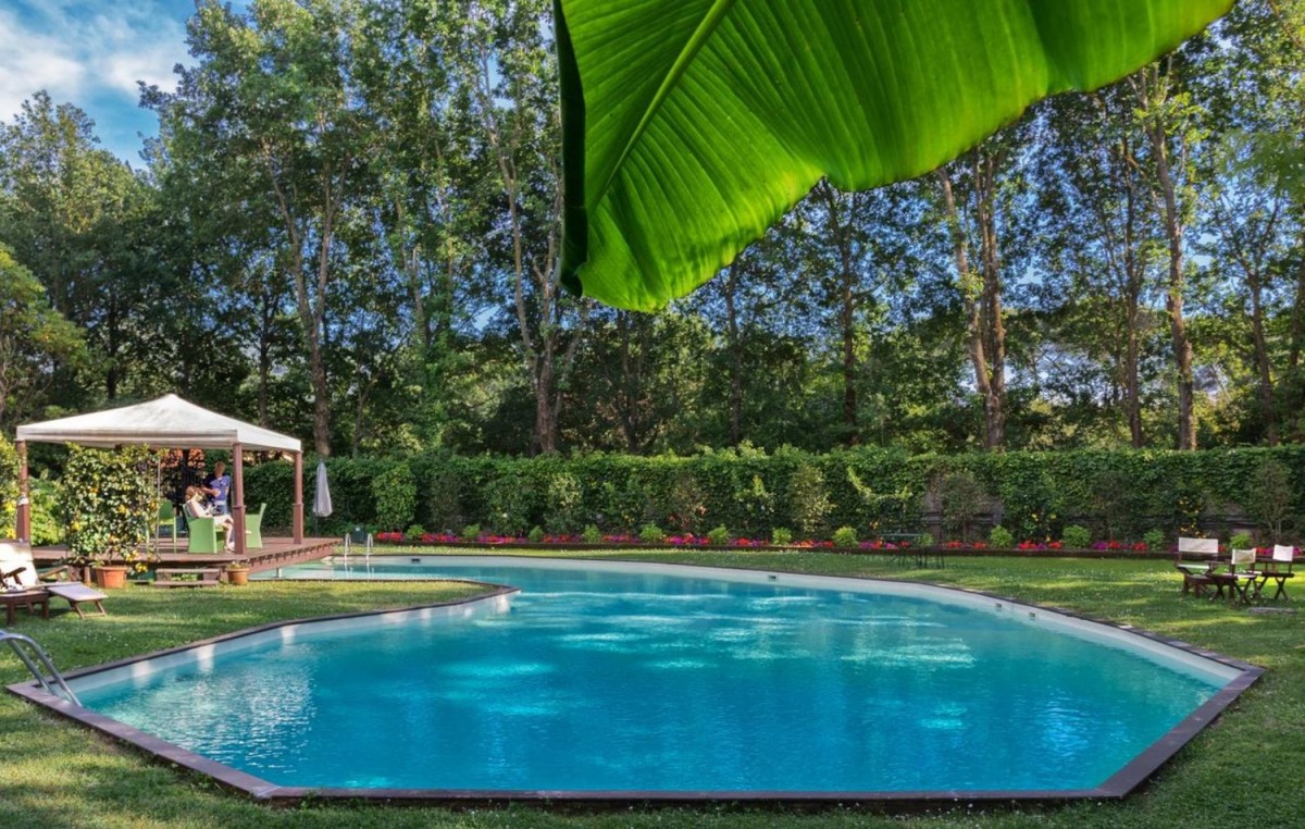 Garten und Pool