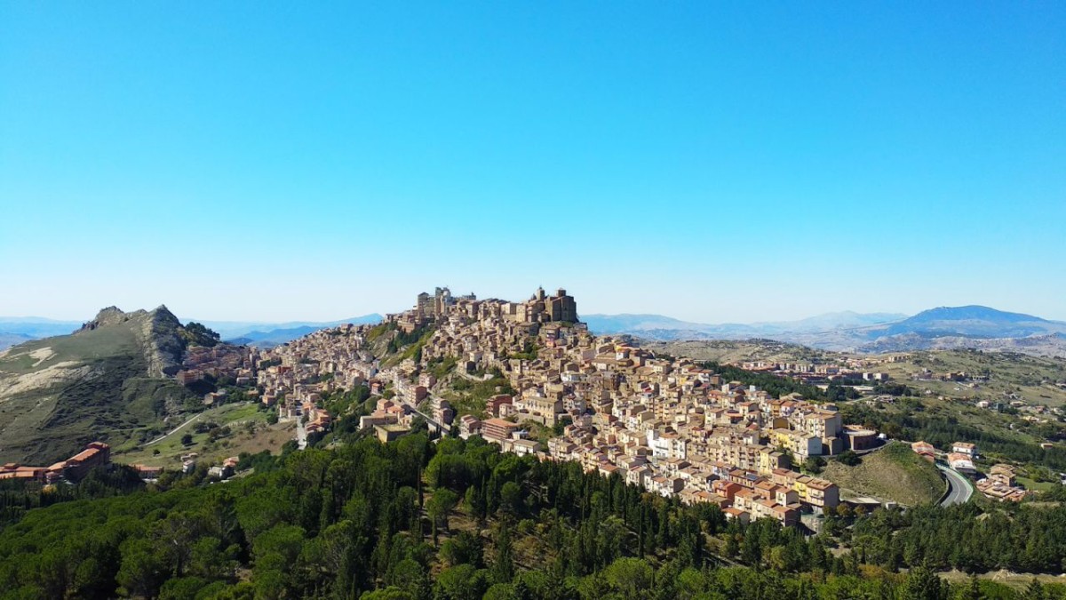 Maisons à 1 euro en Sicile : maisons bon marché dans le village de Troina