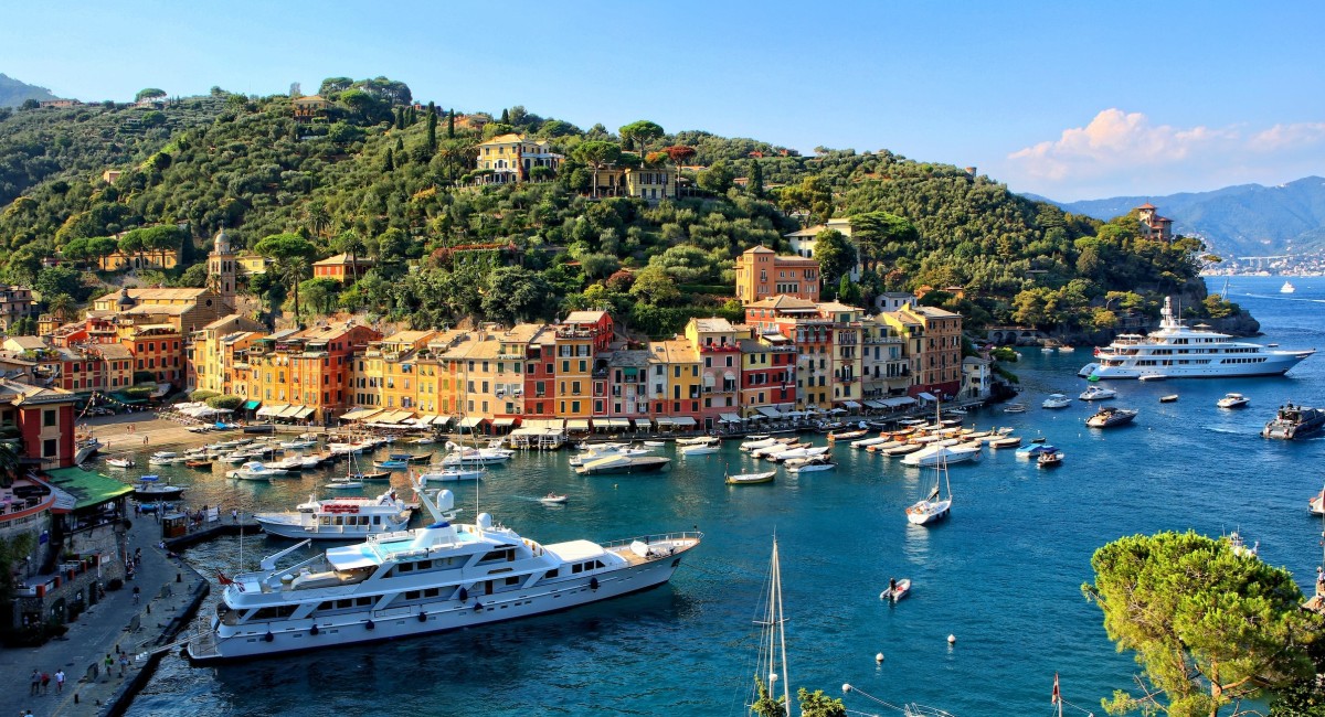 Portofino: el pueblo italiano que multa a los turistas con hasta 275 euros por hacerse selfies